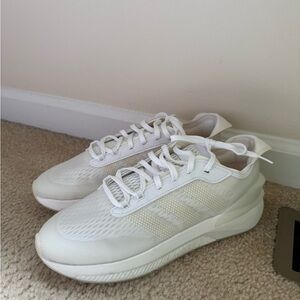 adidas Men's White Running Shoes